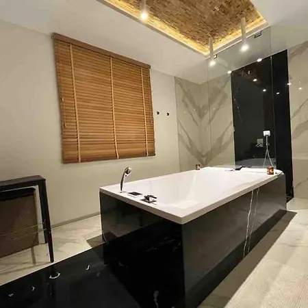 Grand Apartment *